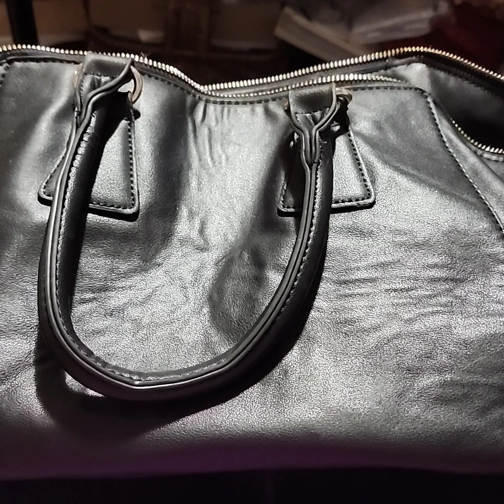 Ladies Handbag Satchel black Color. - Picture 10 of 11
